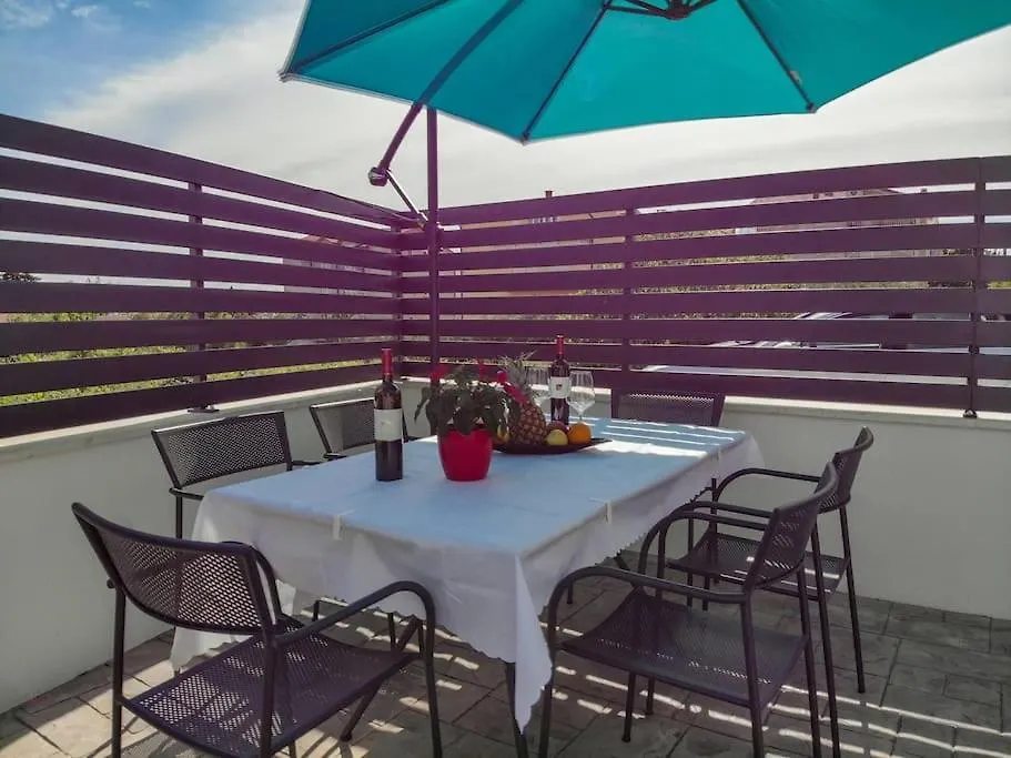 Apartment Apartmani Jukic 3 Kastela Croatia