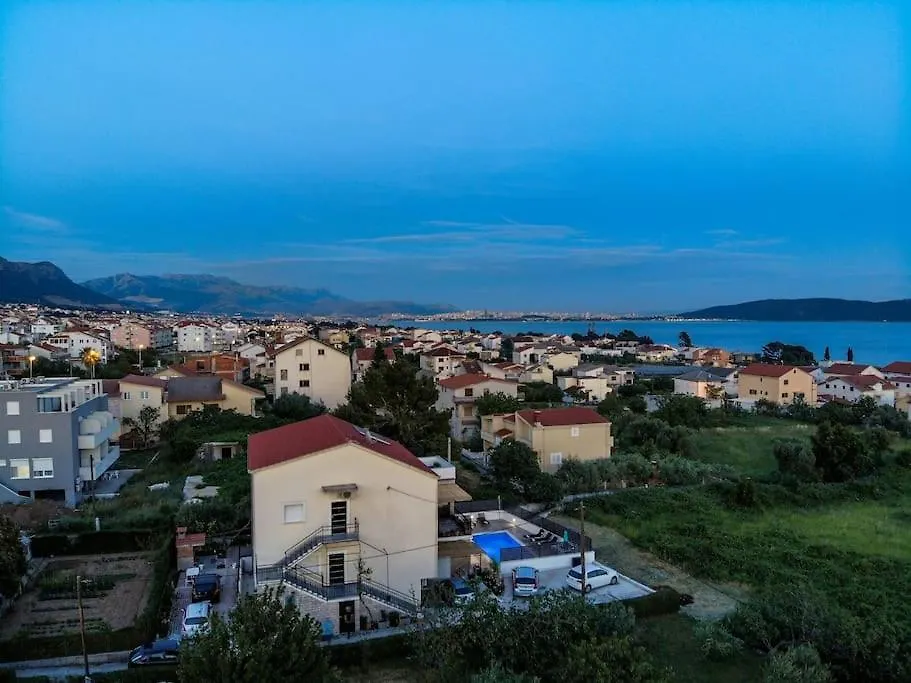 Apartmani Jukic 3 Kastela 0*,