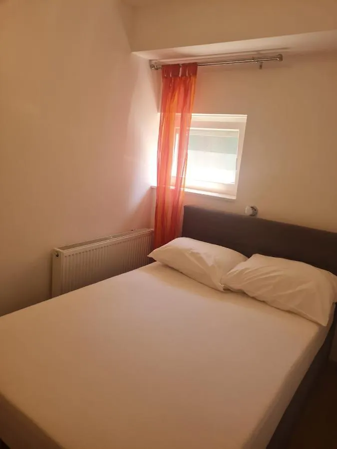 Apartment Apartmani Jukic 3 Kastela